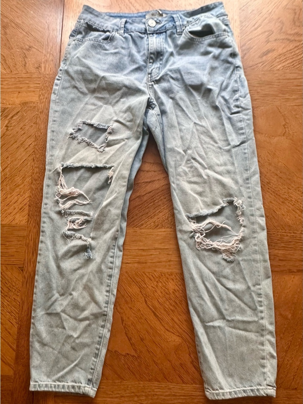 Refuge Light Wash Distressed Jeans - Size 8